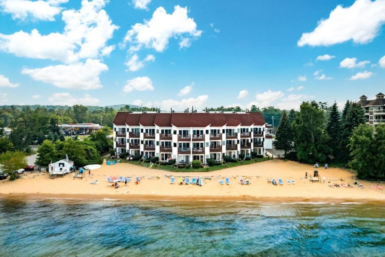 New Listing Beach Bliss 211! Stunning Bay View Траверс-Сіті Екстер'єр фото